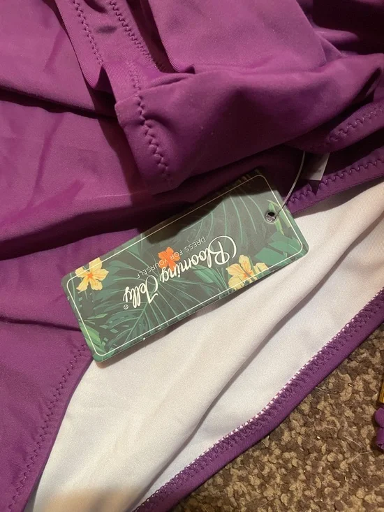 NWT Blooming Jelly Women’s V-Neck Bikini Set – Plum Purple LARGE - Picture 3 of 4